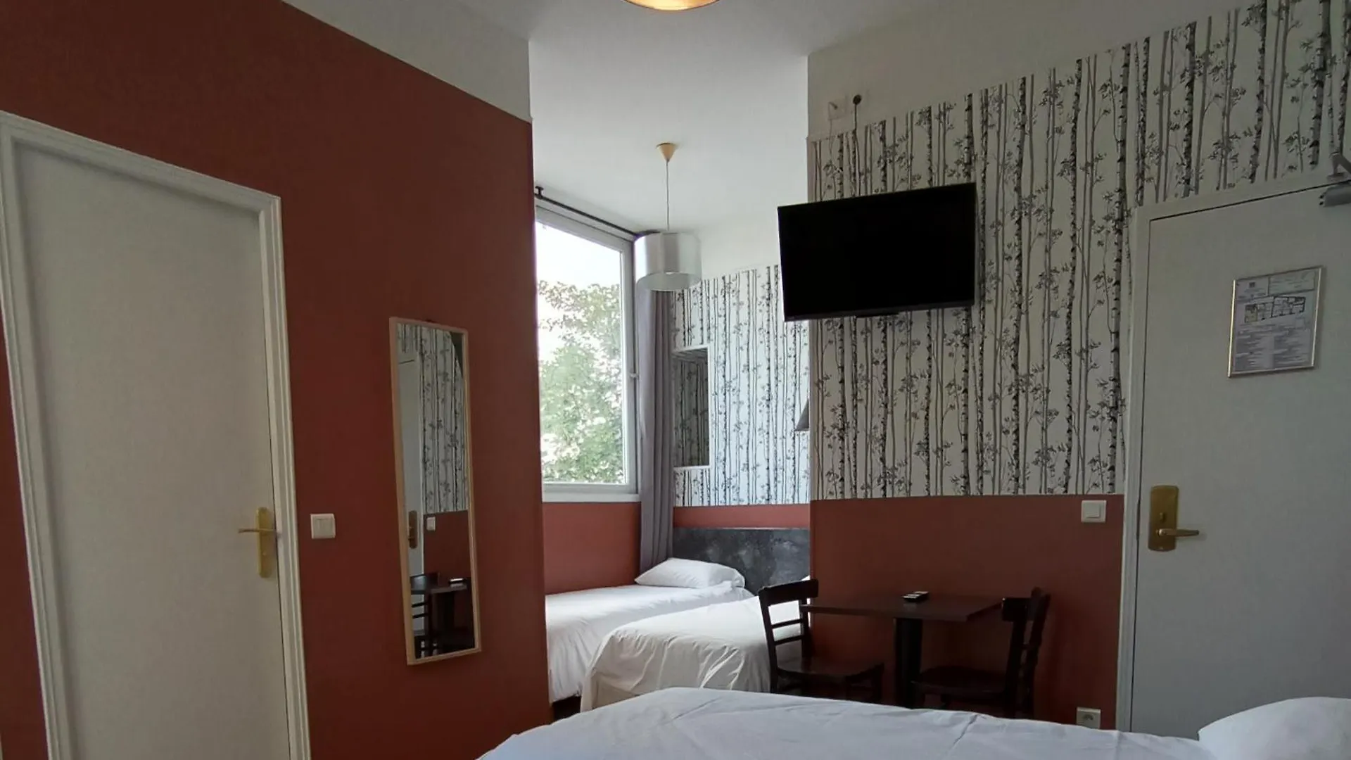 Hostel Caulaincourt Montmartre By Hiphophostels Paris Fransa