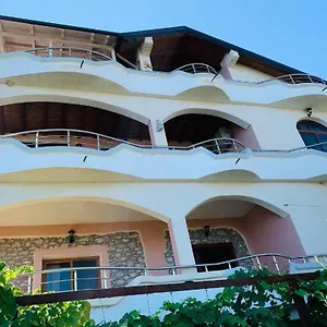  Pensjonat Casadolcecasa Albania